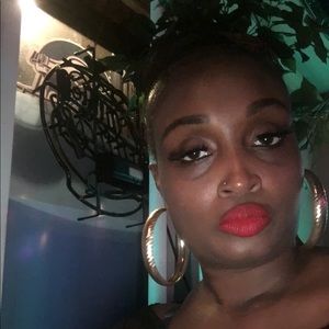 Meet your Posher, Elisha